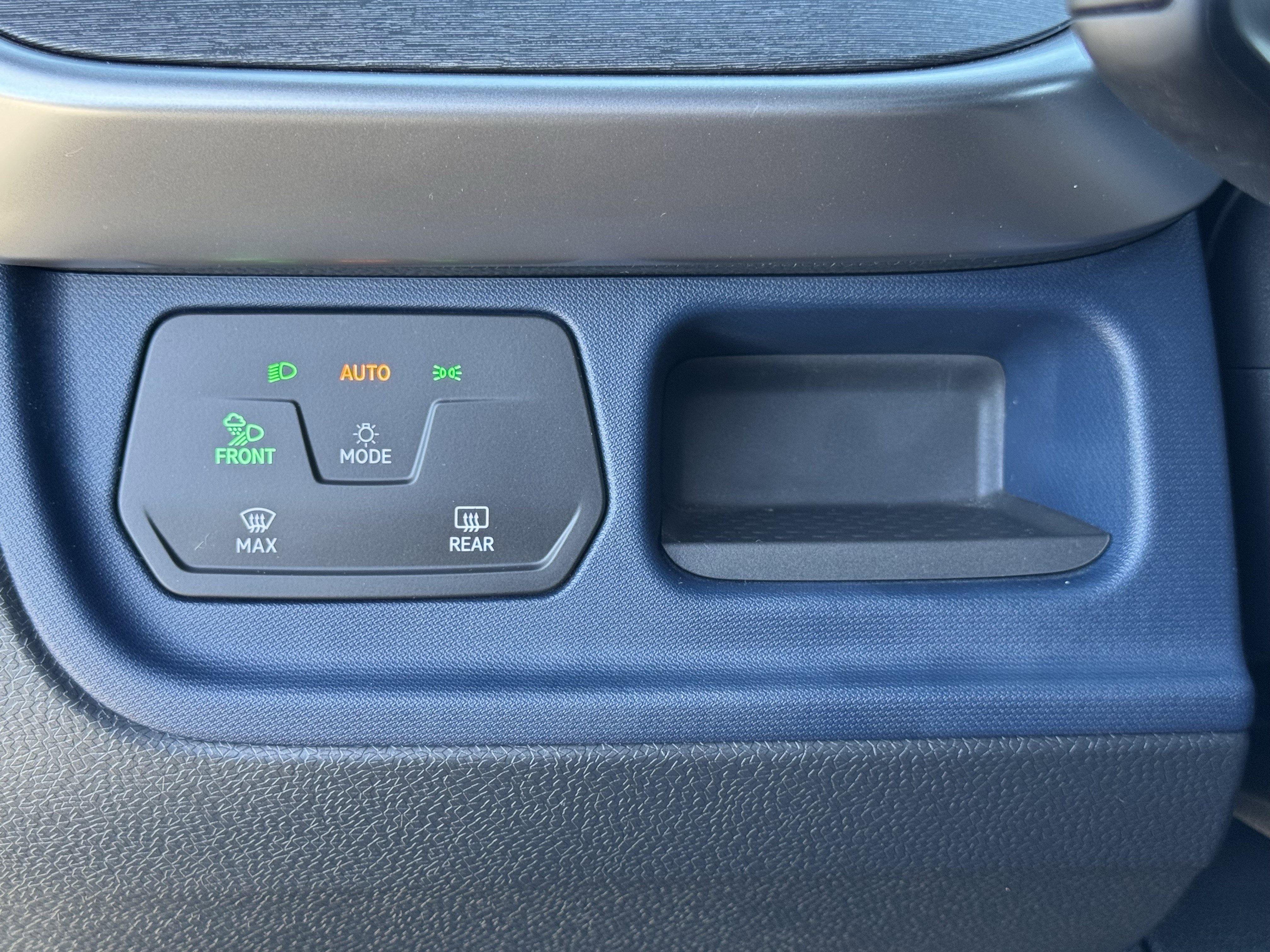 Used 2025 Volkswagen ID. Buzz Pro S image 30