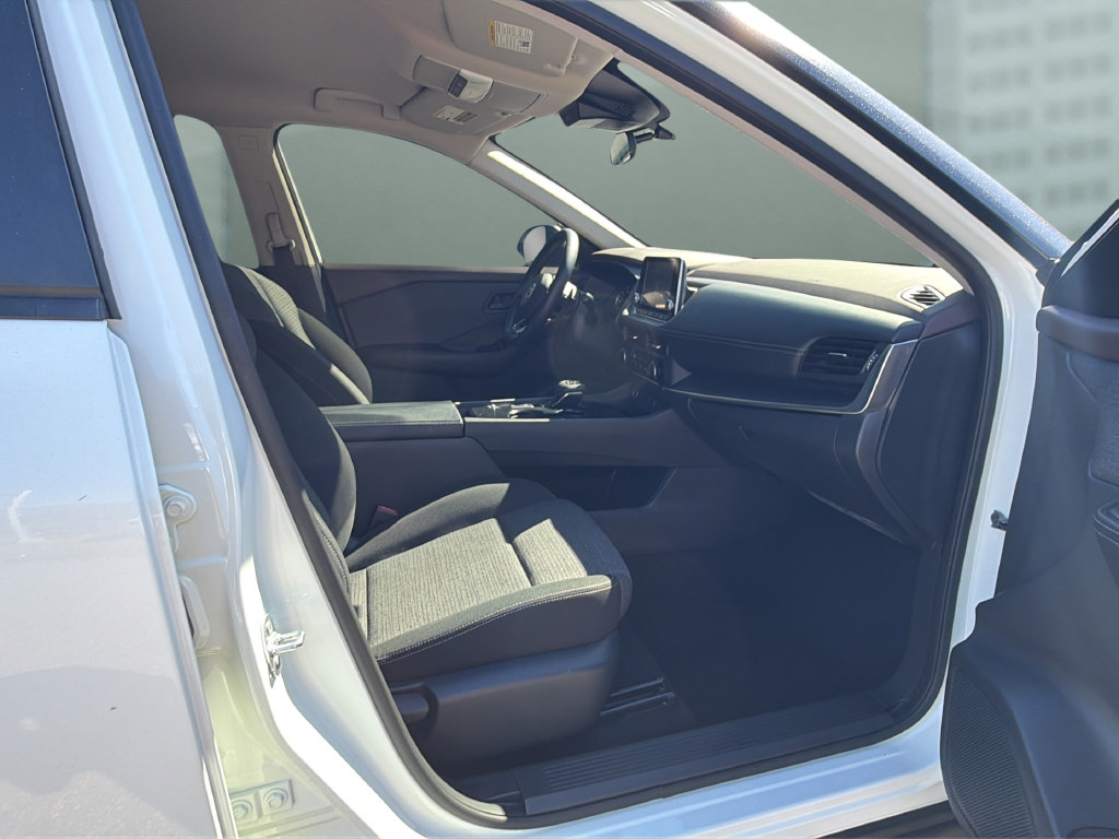 Used 2021 Nissan Rogue S FWD image 17