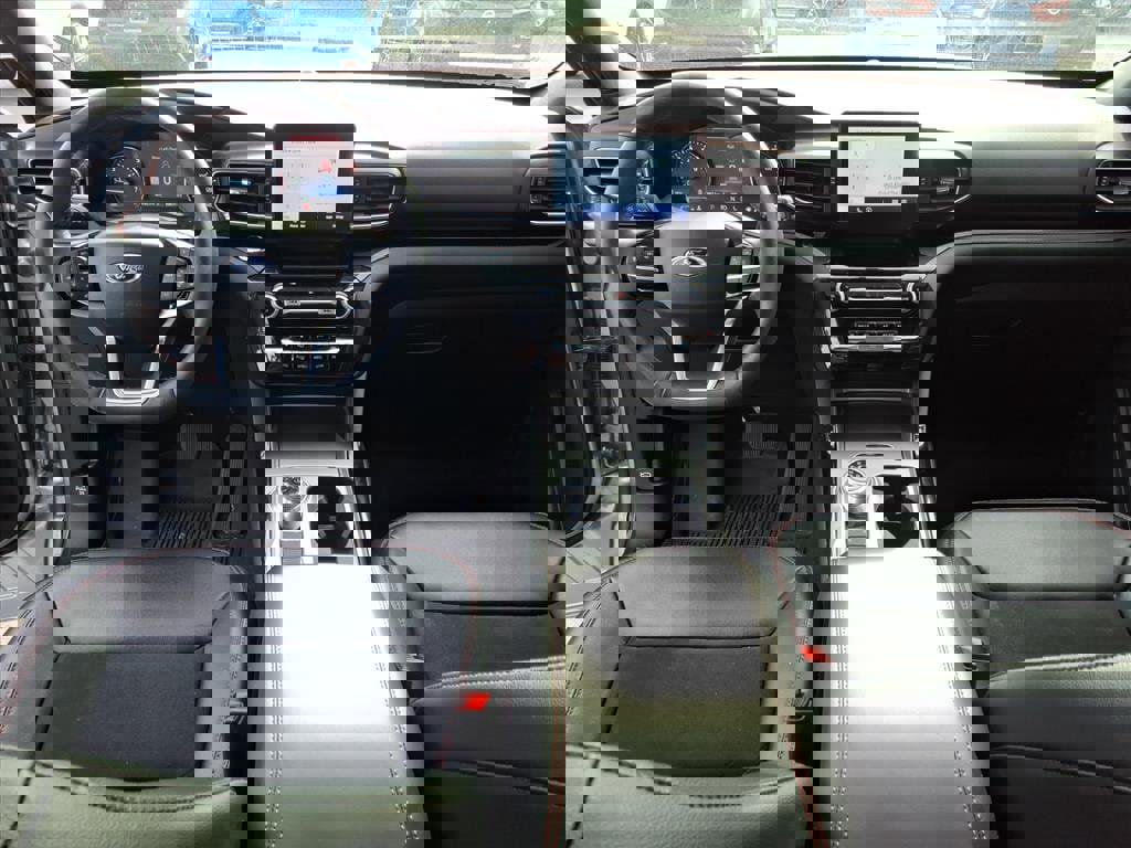 Used 2024 Ford Explorer ST-Line w/ Class IV Trailer Tow Package image 8