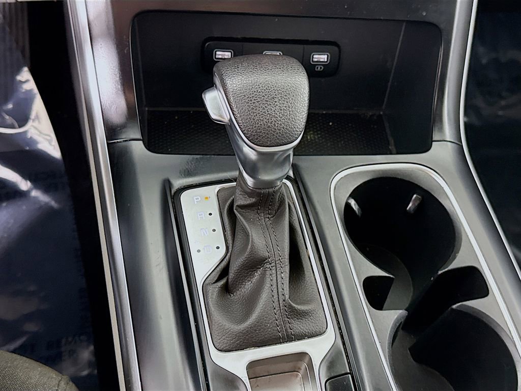 Used 2022 Kia Carnival LX image 8