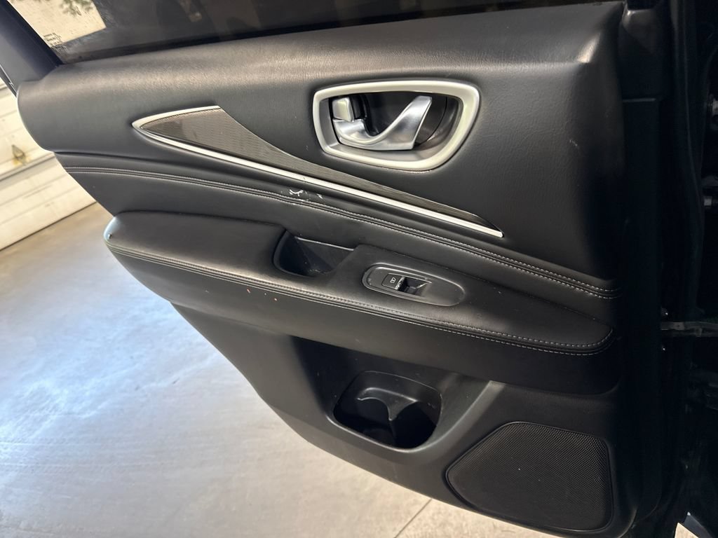Used 2017 INFINITI QX60 Luxe w/ Premium Plus Package AWD/4WD image 13