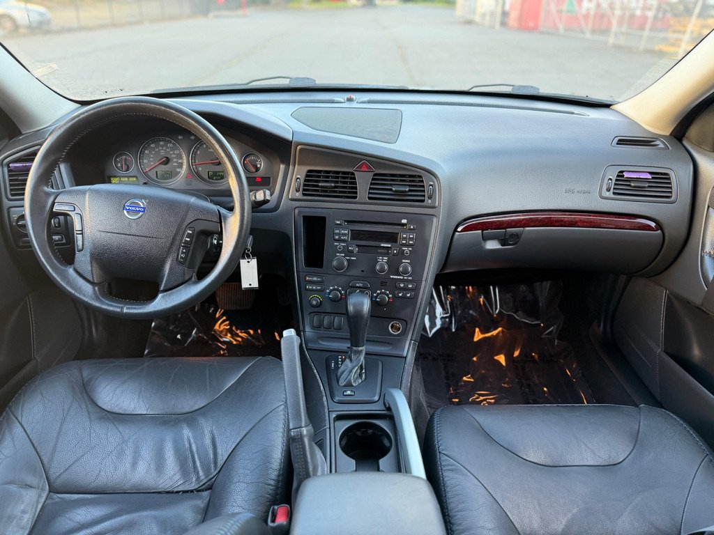 Used 2004 Volvo V70 AWD/4WD image 14