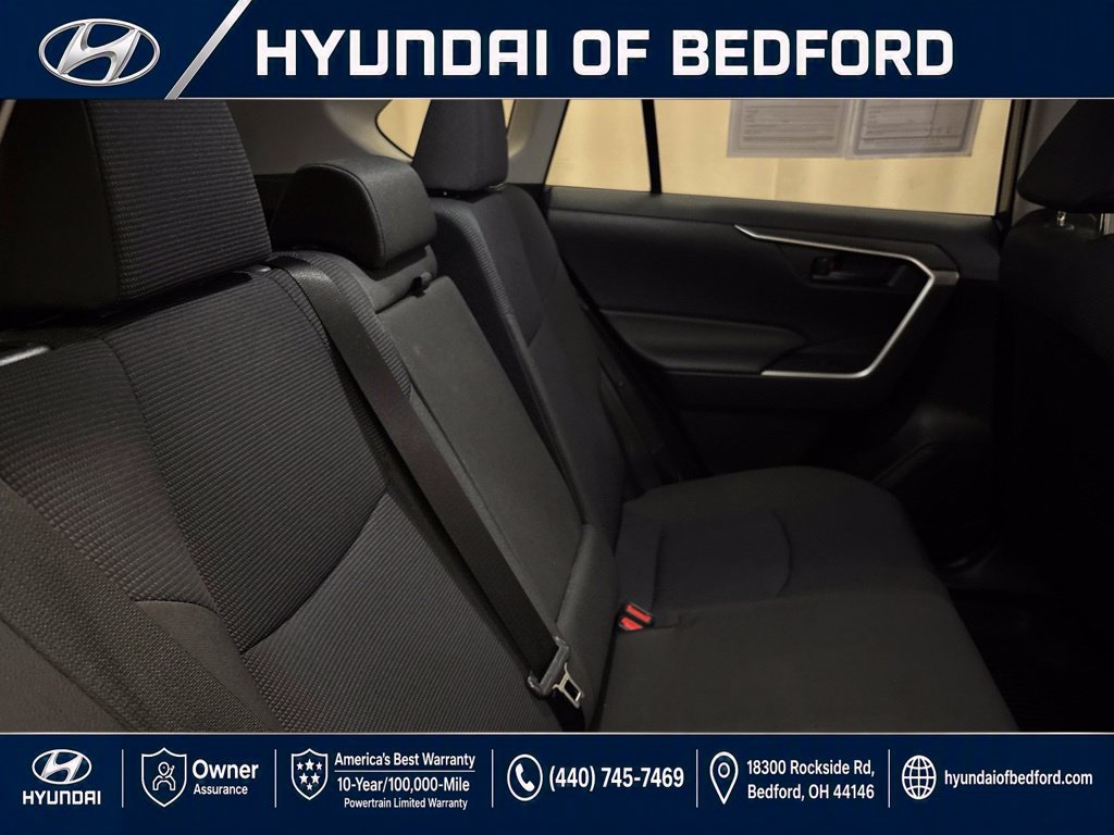 Used 2025 Toyota RAV4 LE AWD/4WD image 25