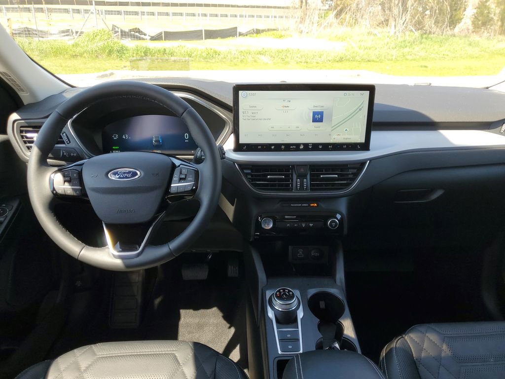 Used 2023 Ford Escape Platinum w/ Premium Technology Package AWD/4WD image 15