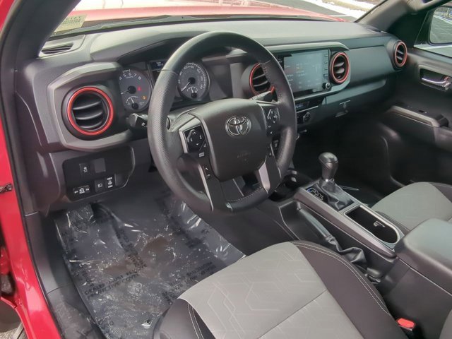 Certified 2022 Toyota Tacoma TRD Off-Road image 9