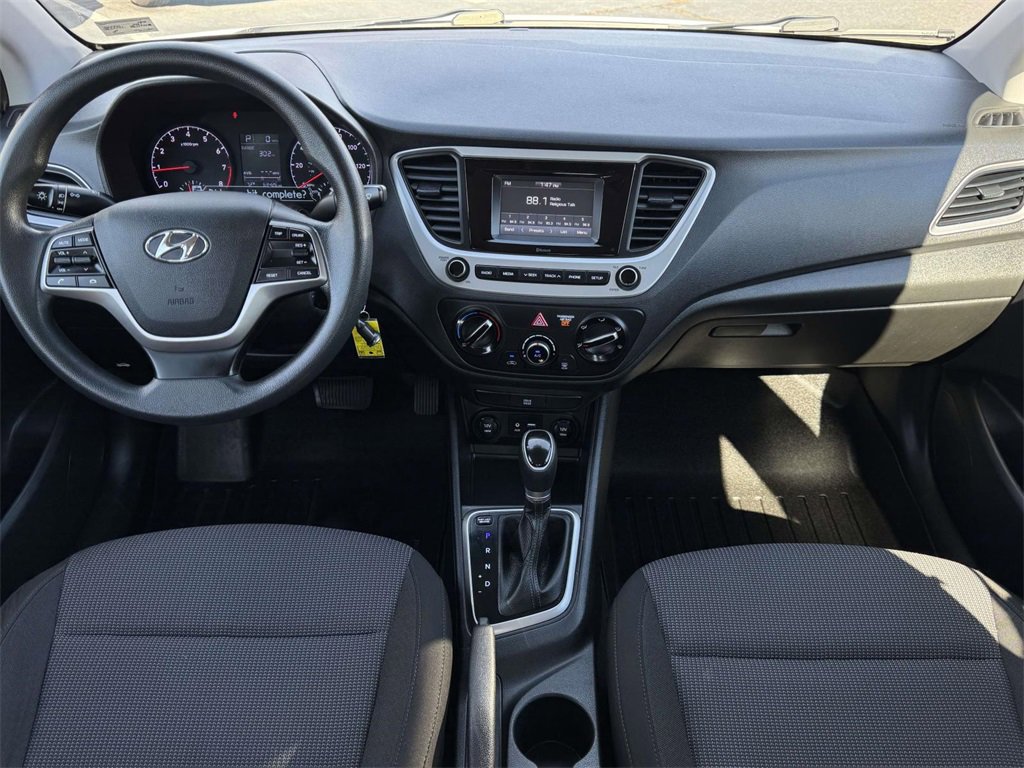 Used 2021 Hyundai Accent SE image 2
