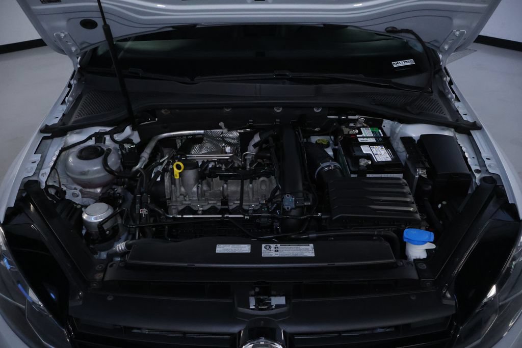 Used 2019 Volkswagen Golf SE FWD image 33