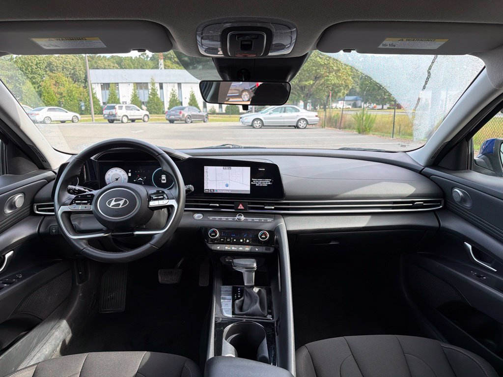 Used 2025 Hyundai Elantra SEL FWD image 8