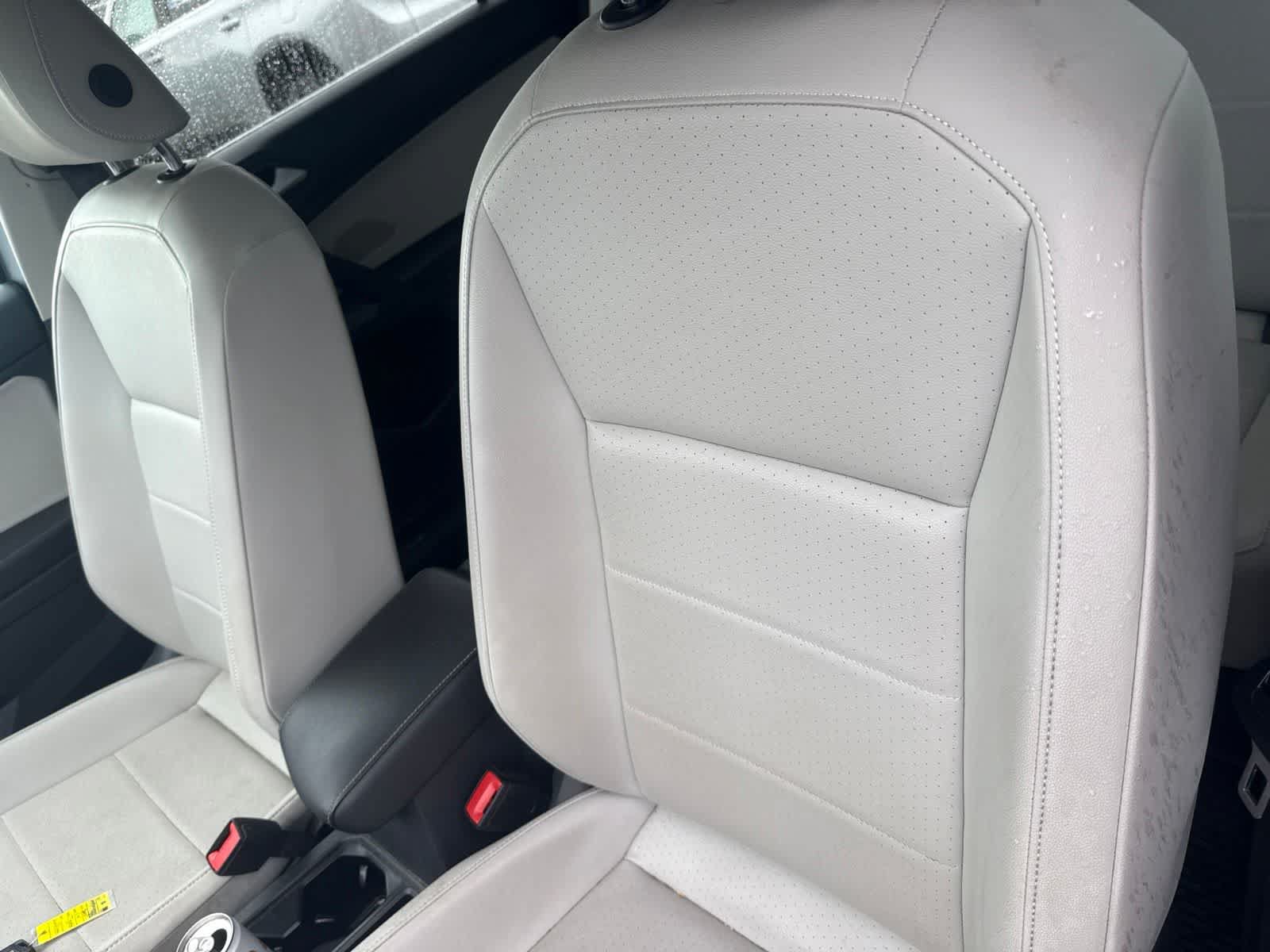 Used 2021 Volkswagen Tiguan SEL AWD/4WD image 15