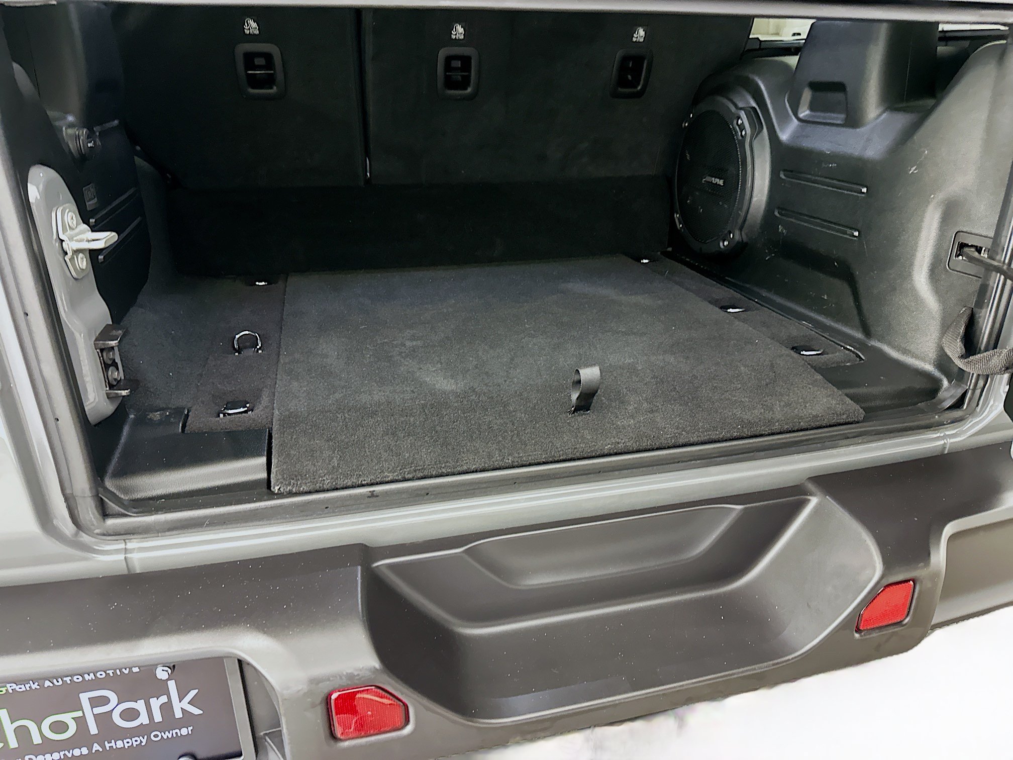 Used 2023 Jeep Wrangler Unlimited AWD/4WD image 30