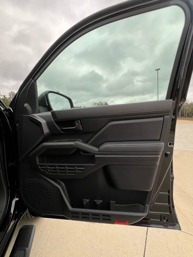 Used 2025 Toyota Tacoma SR image 18