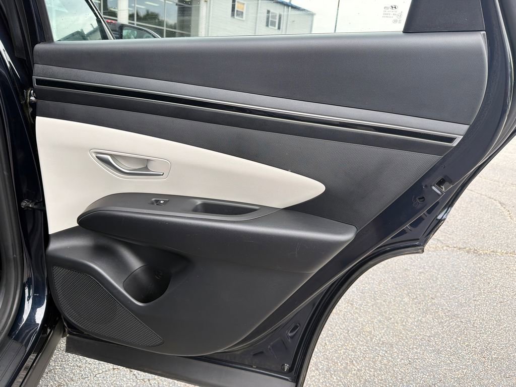 Used 2023 Hyundai Tucson SEL FWD image 16