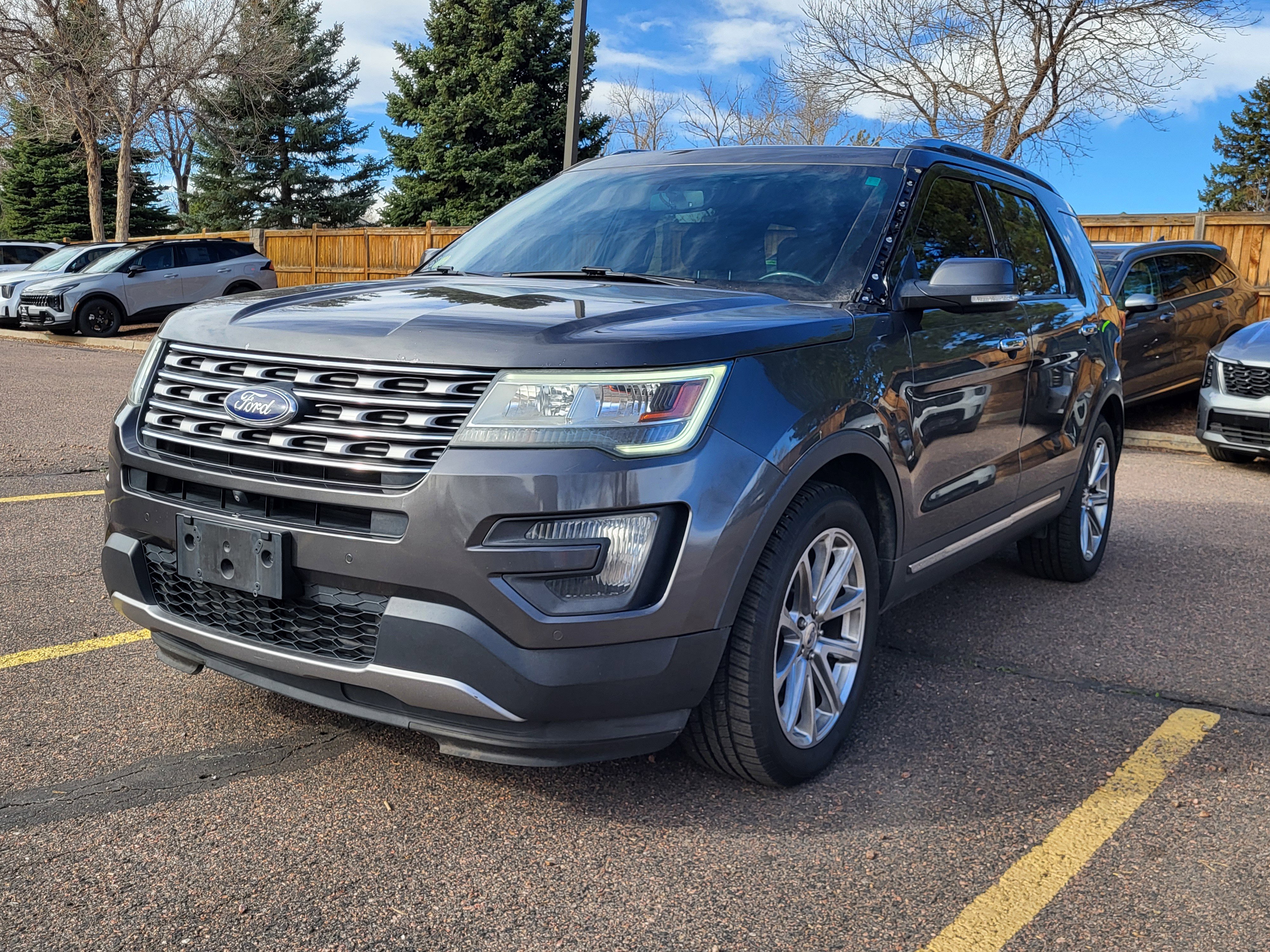 Used 2016 Ford Explorer Limited image 4