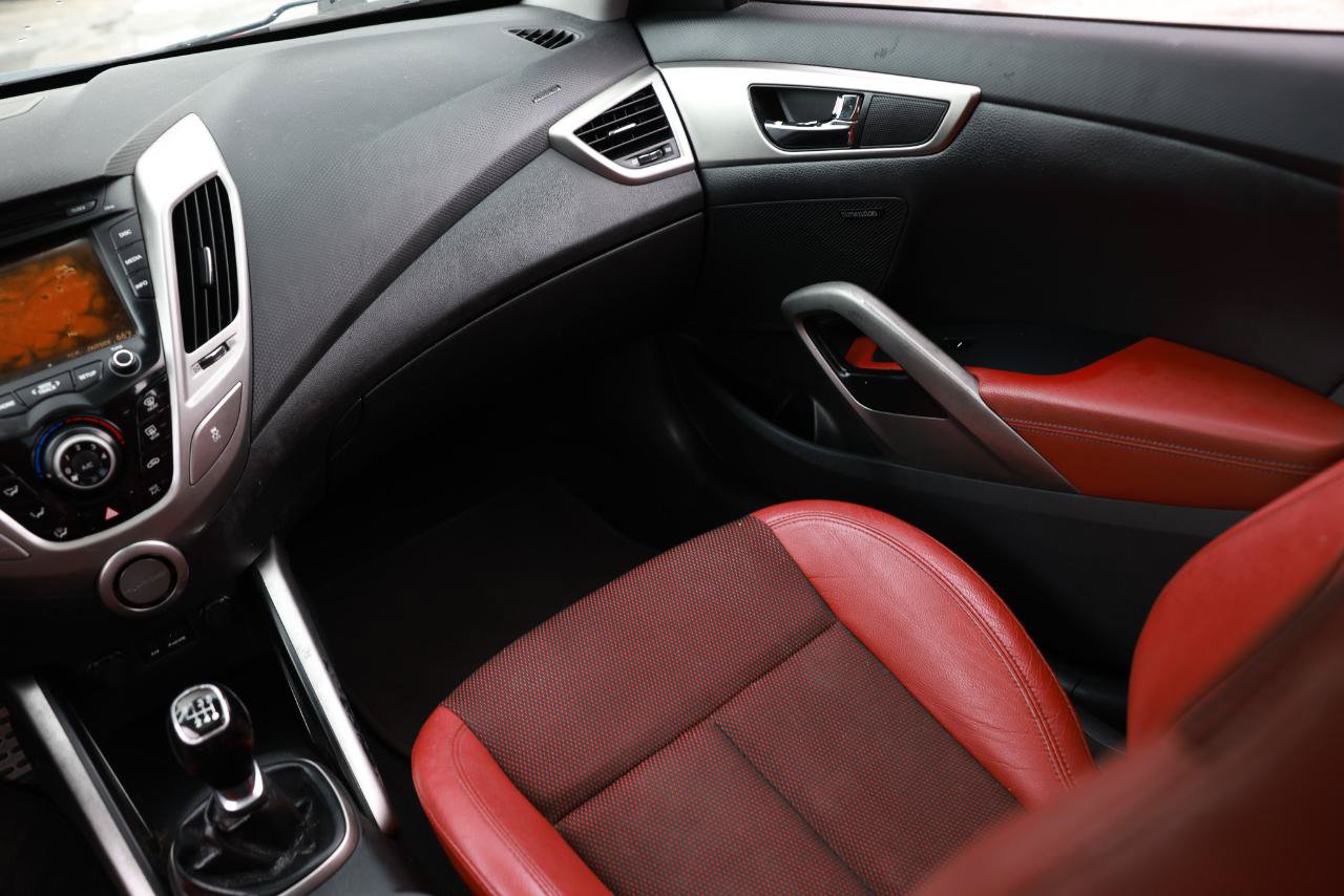 Used 2013 Hyundai Veloster w/ Style Pkg FWD image 22