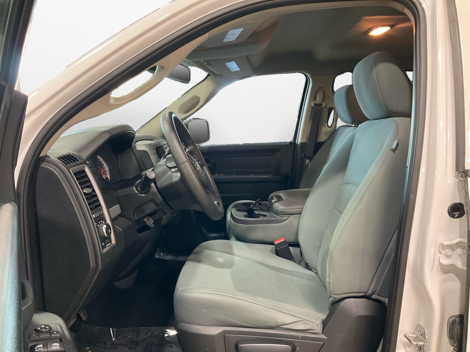 Used 2019 RAM 1500 ST w/ SXT Plus Group AWD/4WD image 10