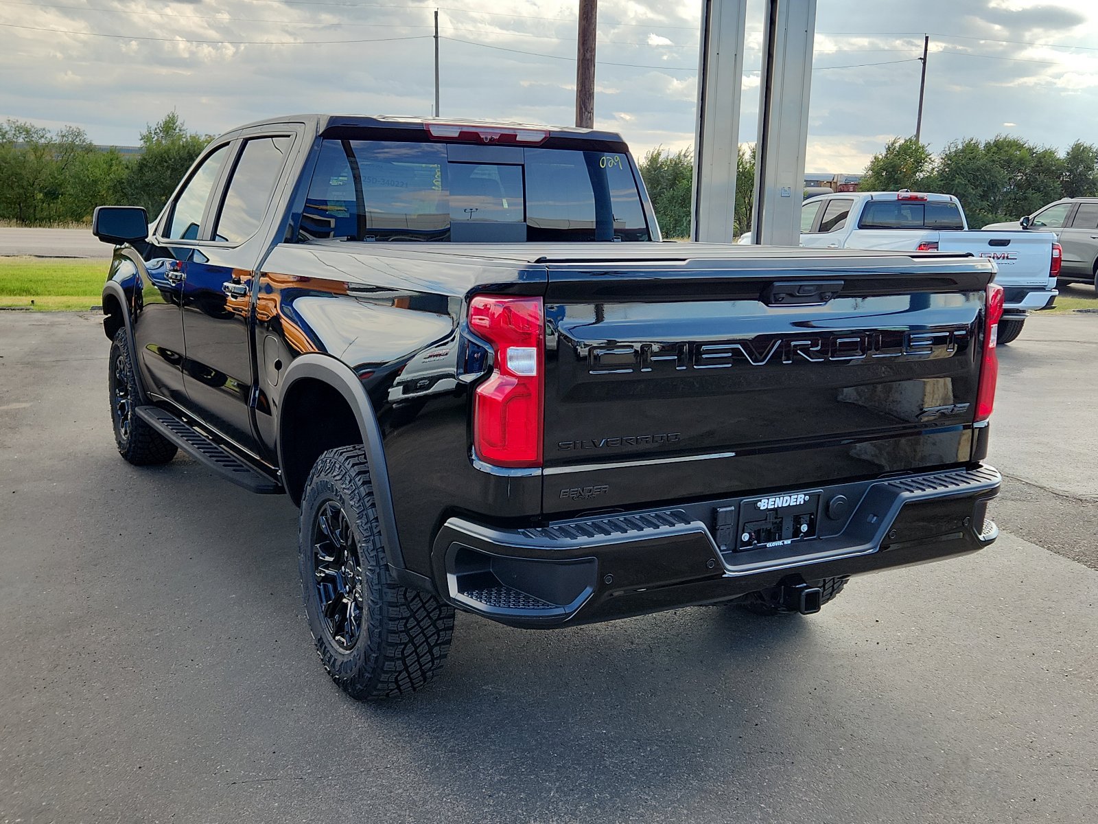 New 2026 Chevrolet Silverado 1500 ZR2 image 3