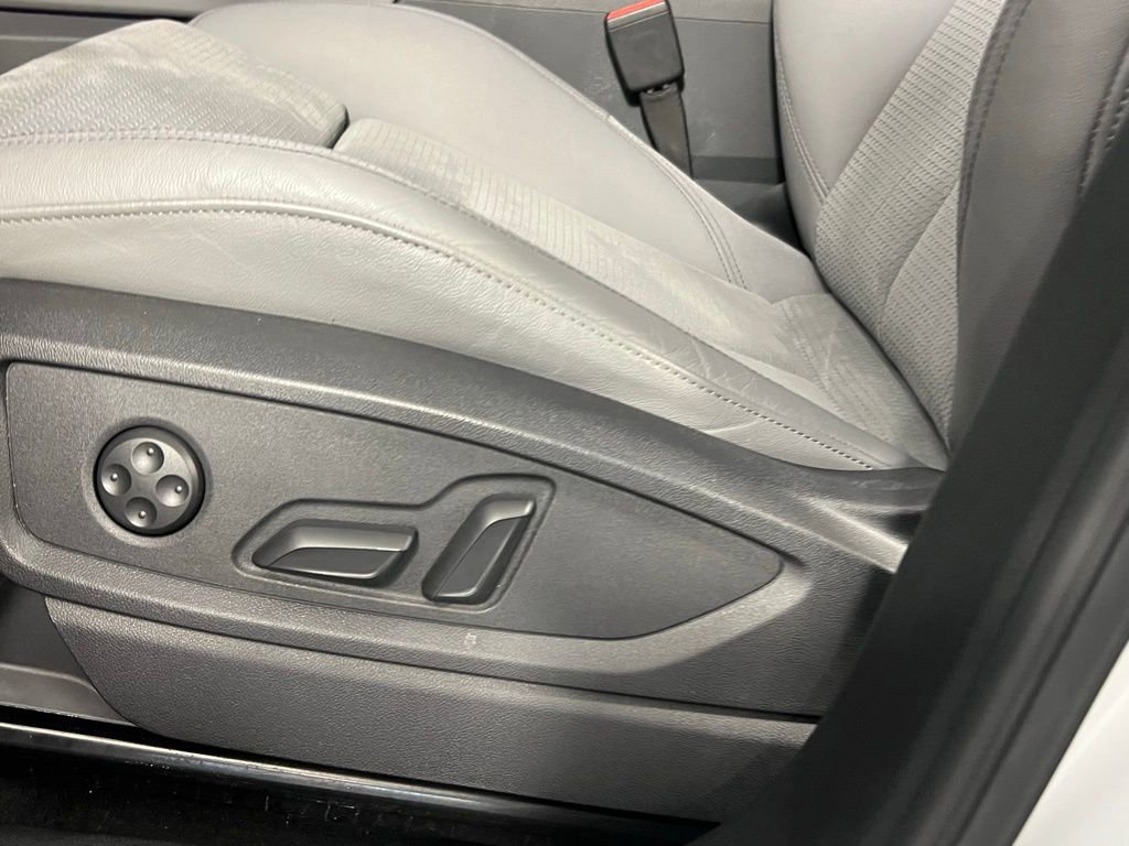 Used 2023 Audi SQ5 Prestige w/ Prestige Package image 23