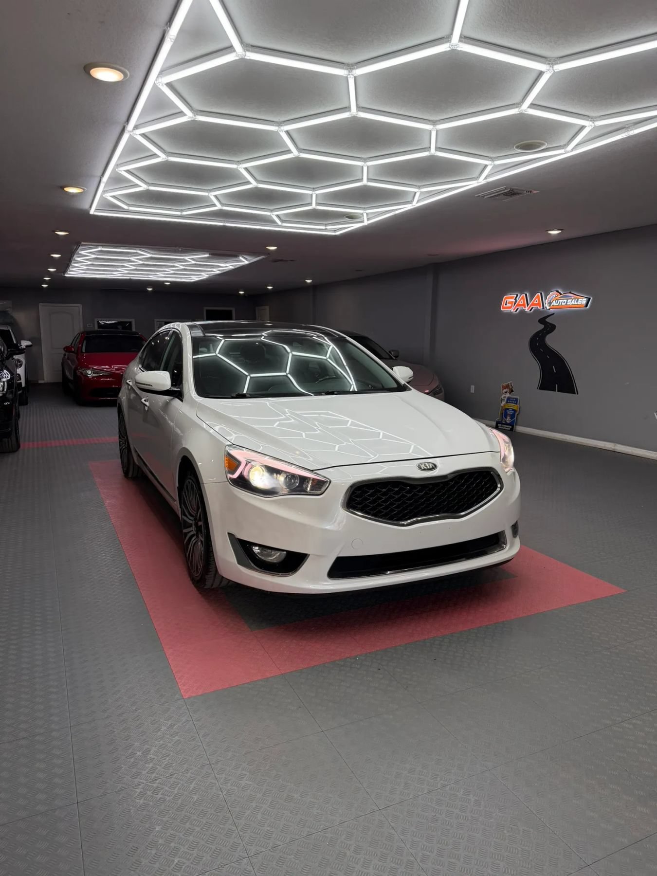 Used 2015 Kia Cadenza Premium w/ Technology Package