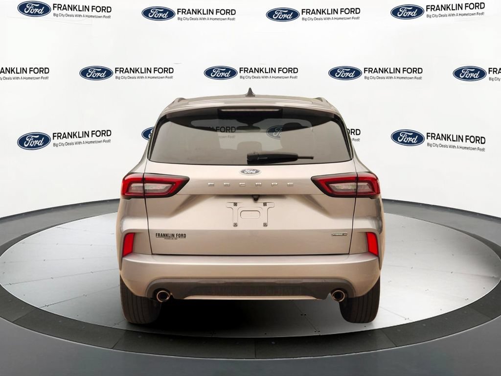 Used 2023 Ford Escape ST-Line Select AWD/4WD image 4