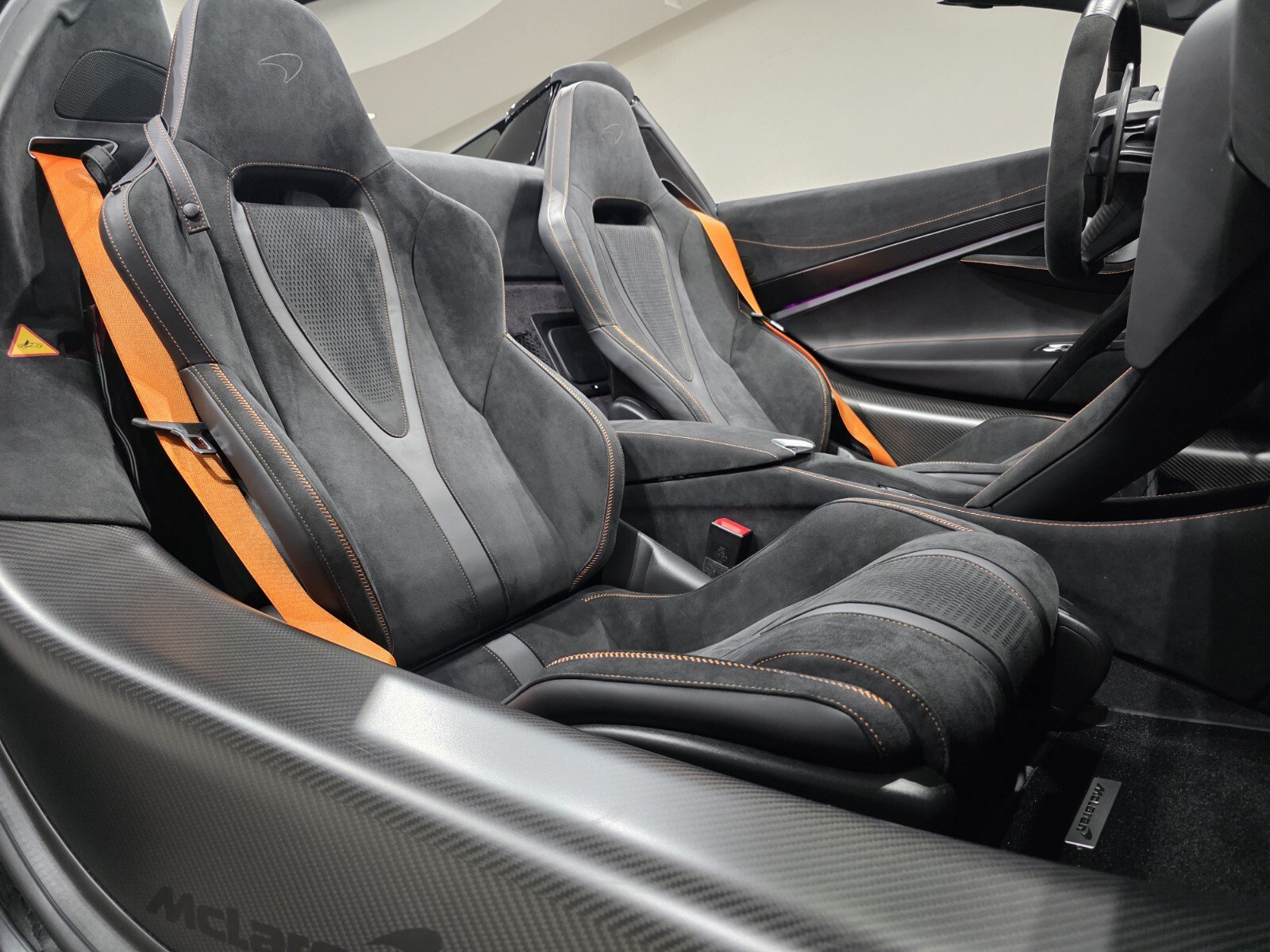 Used 2025 McLaren 750S Spider RWD image 27