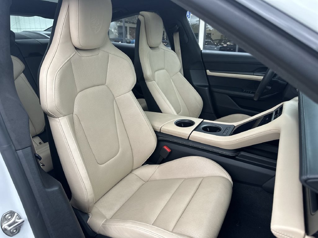 Used 2022 Porsche Taycan GTS AWD/4WD image 27