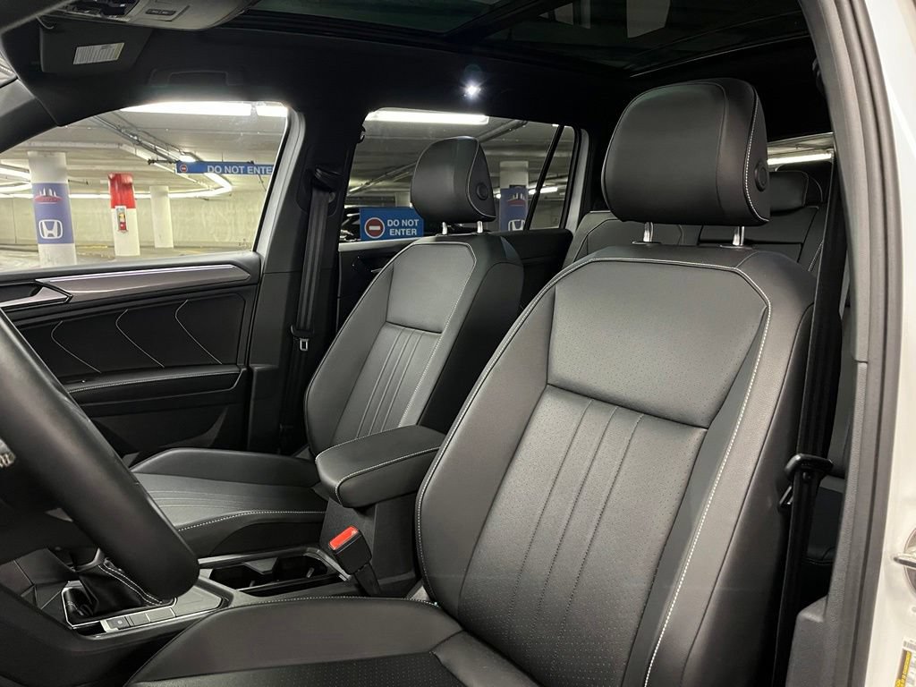Certified 2023 Volkswagen Tiguan SE R-Line FWD image 20