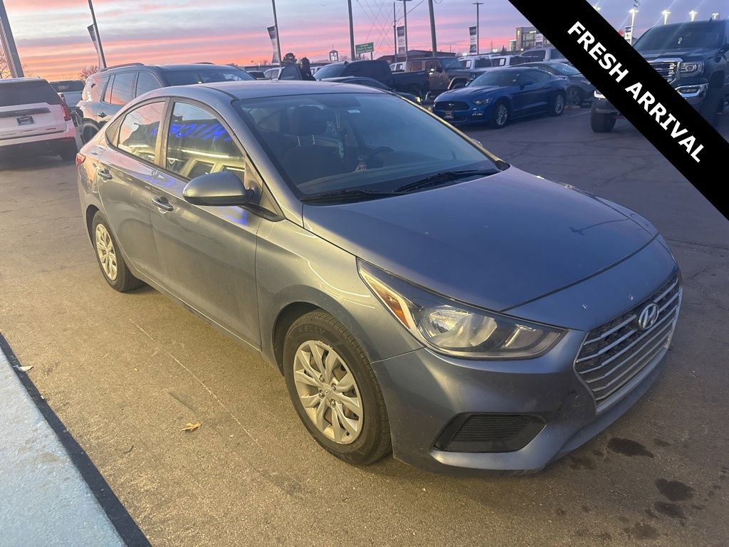 Used 2020 Hyundai Accent SE image 1