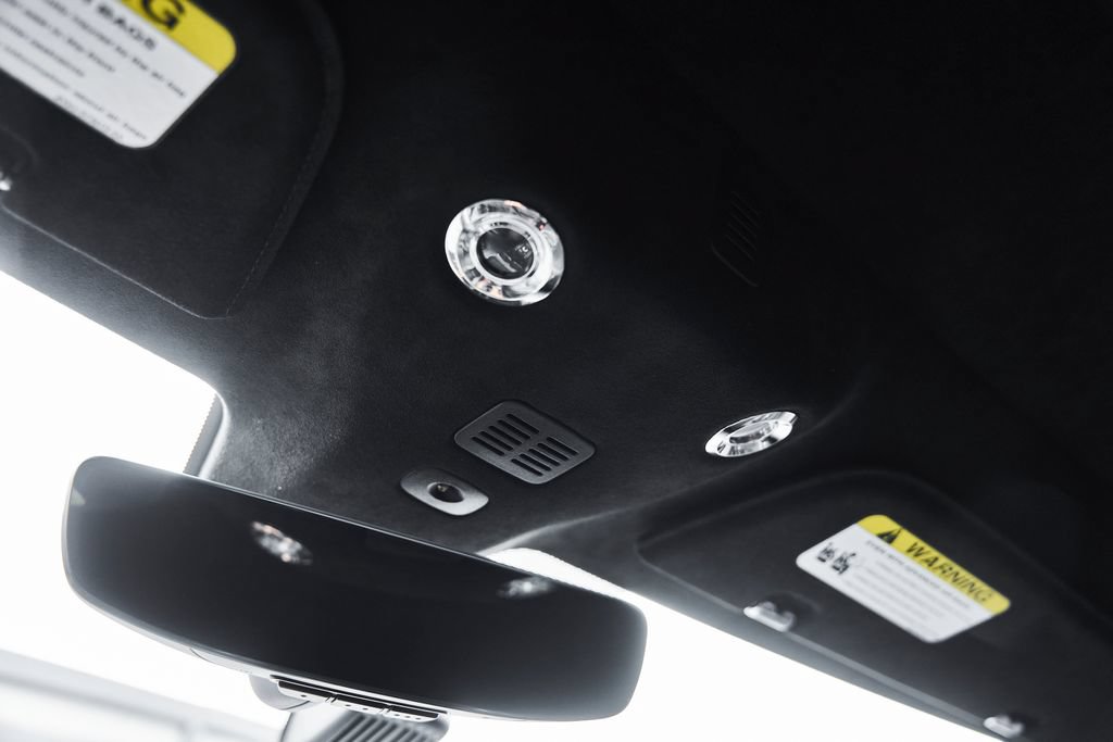 Used 2023 Aston Martin V8 Vantage Coupe RWD image 59