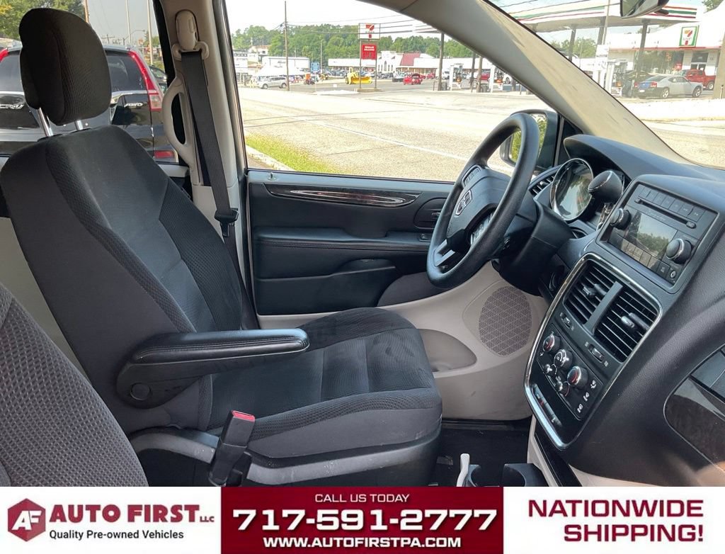 Used 2017 Dodge Grand Caravan SE FWD image 13