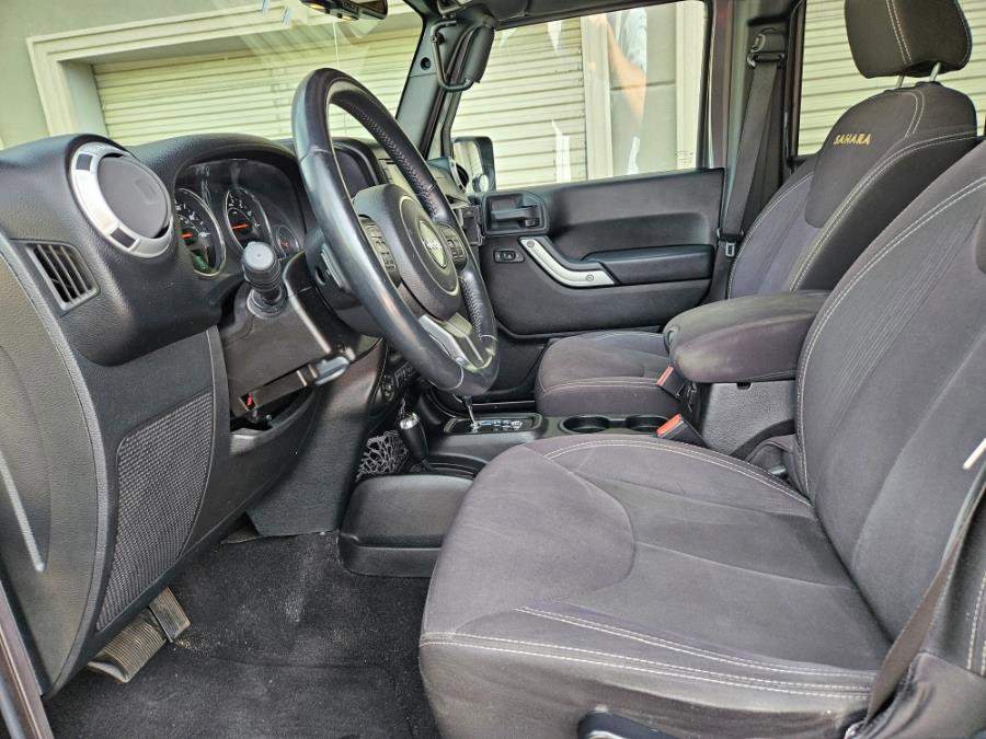 Used 2014 Jeep Wrangler Unlimited Sahara w/ Dual Top Group image 7