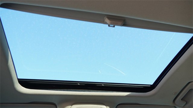 Used 2019 Buick Enclave Essence w/ LPO, Sport Appearance Package image 19