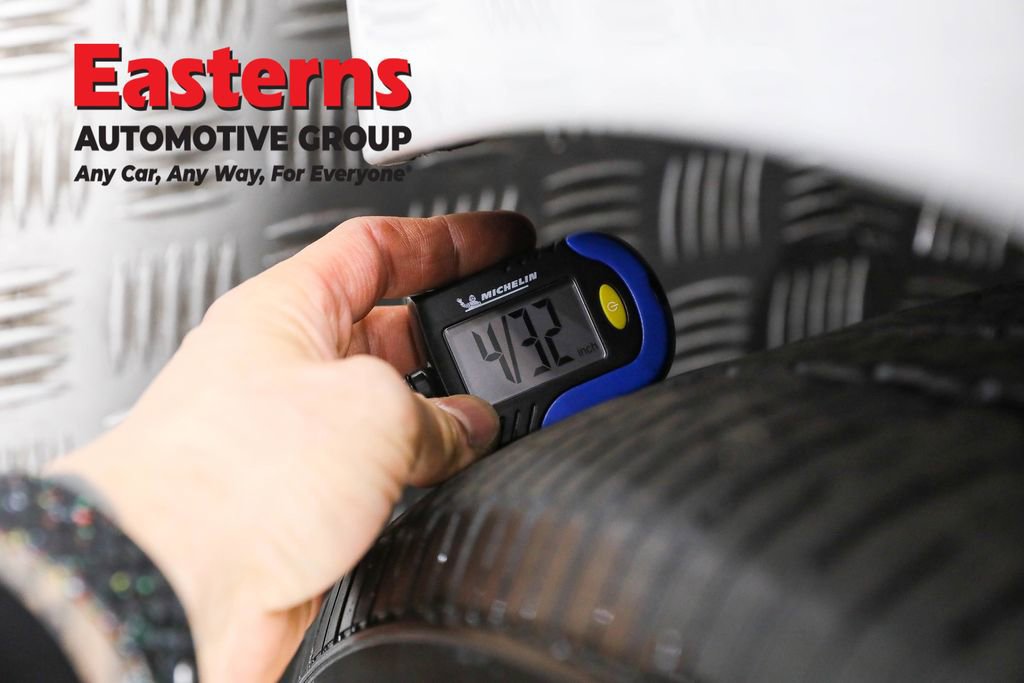 Used 2023 Chrysler Voyager LX image 27