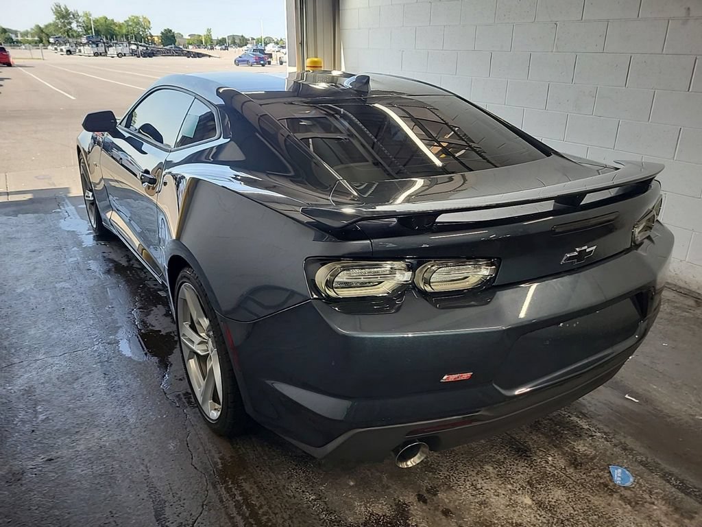 Used 2021 Chevrolet Camaro SS RWD image 4