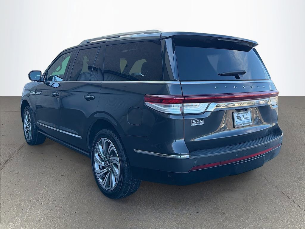 Used 2023 Lincoln Navigator Reserve image 7