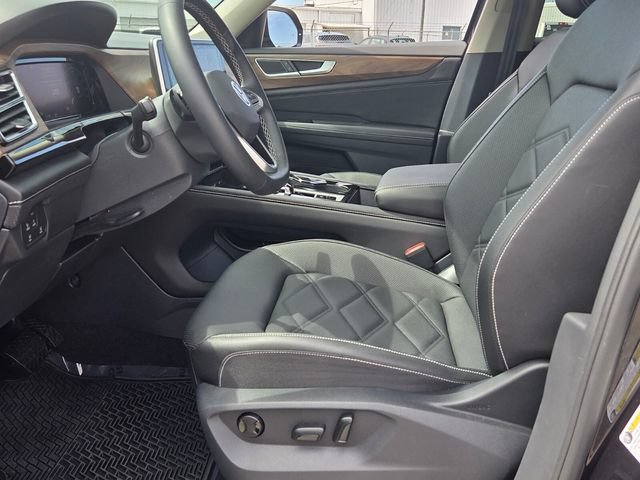Certified 2026 Volkswagen Atlas SE FWD image 5