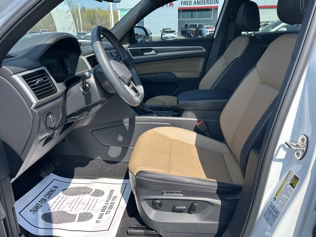 Used 2021 Volkswagen Atlas Cross Sport SEL image 2