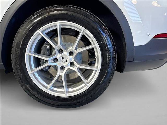 Used 2026 Porsche Cayenne AWD/4WD image 24