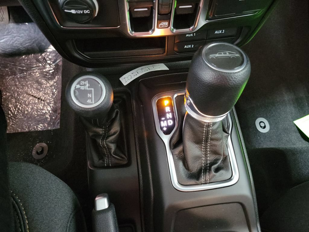 New 2025 Jeep Gladiator Sport AWD/4WD image 17