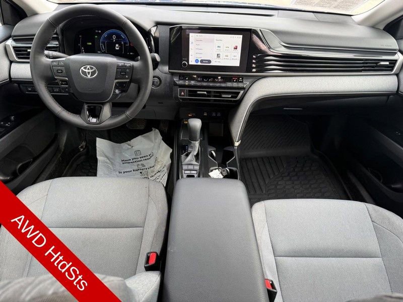 Used 2025 Toyota Camry LE w/ Convenience Package image 13