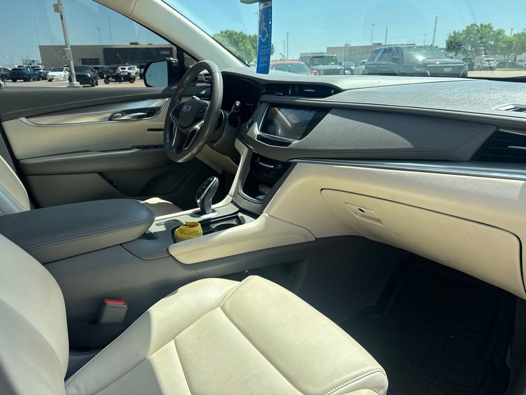 Used 2019 Cadillac XT5 Premium Luxury w/ Driver Assist Package FWD image 8