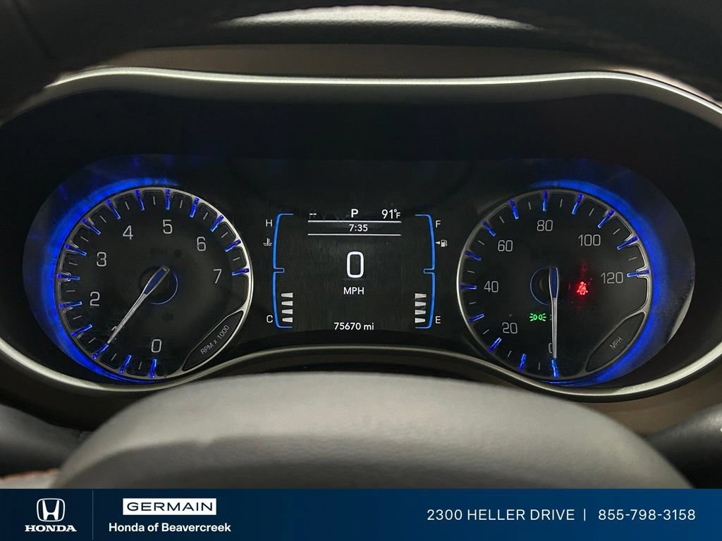 Used 2018 Chrysler Pacifica Touring-L FWD image 20