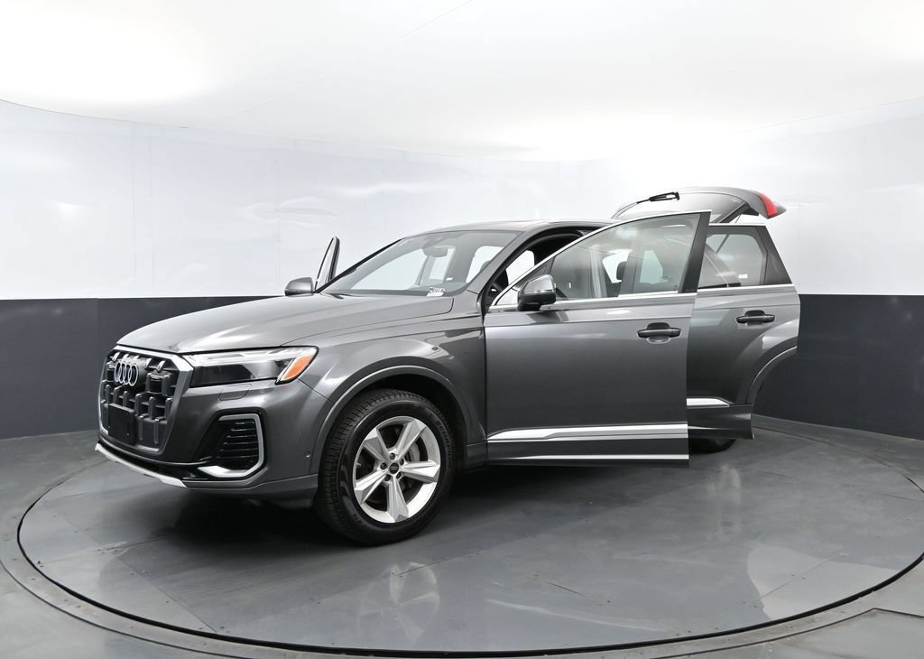 Used 2025 Audi Q7 2.0T Premium AWD/4WD image 28