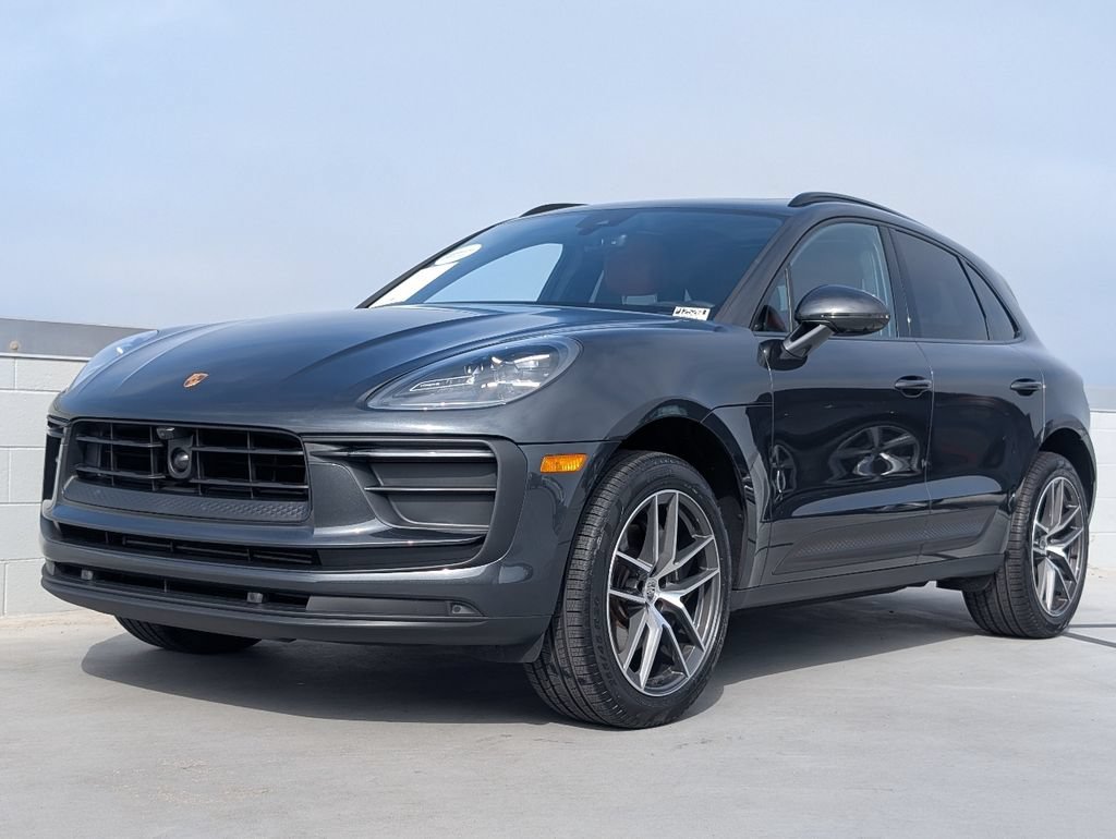 Certified 2024 Porsche Macan AWD/4WD image 1