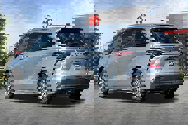 Used 2024 Toyota Sienna LE image 6