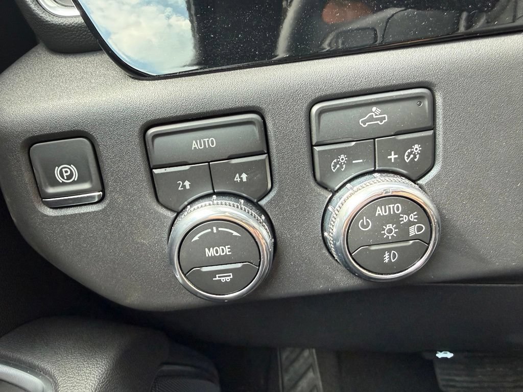 Used 2026 GMC Sierra 1500 Elevation AWD/4WD image 14