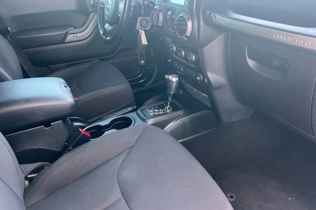 Used 2018 Jeep Wrangler Unlimited Sport S image 18