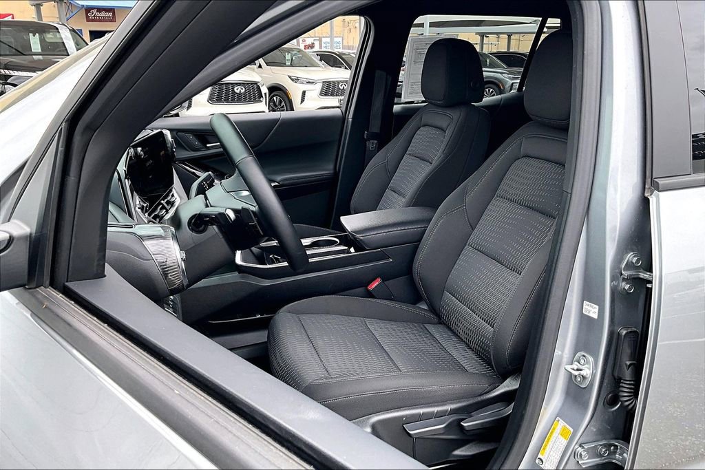 Used 2025 Chevrolet Equinox LT image 35