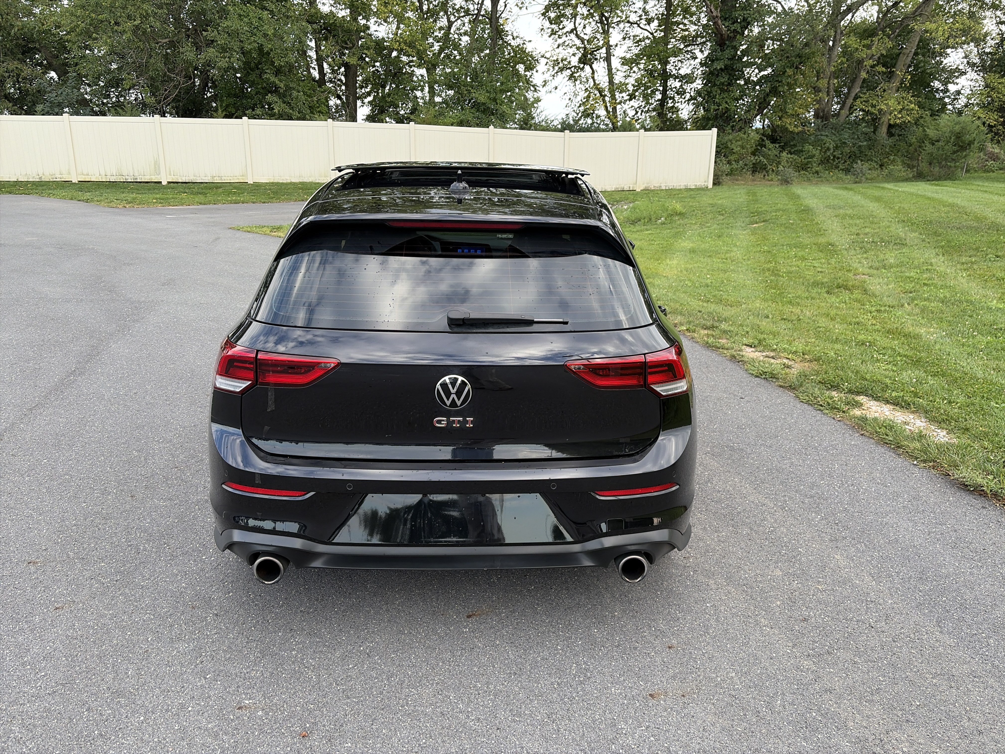 Used 2022 Volkswagen GTI SE FWD image 6