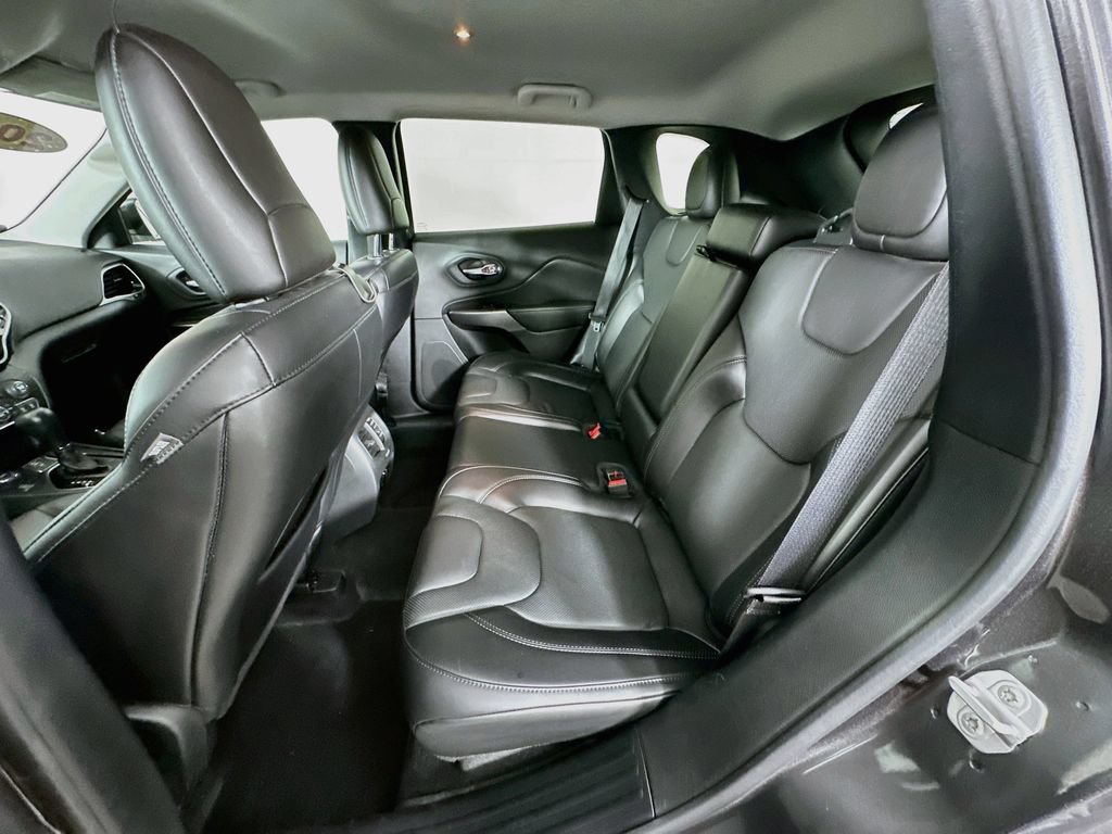 Certified 2020 Jeep Cherokee Limited AWD/4WD image 34
