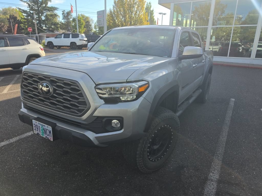 Used 2021 Toyota Tacoma TRD Off-Road w/ Technology Package AWD/4WD image 2